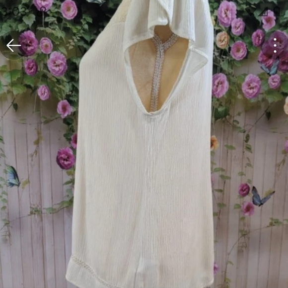 Short Sleeve Lace Top - Picture 3 of 6